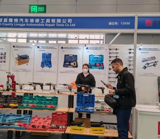 tool trolley and tools